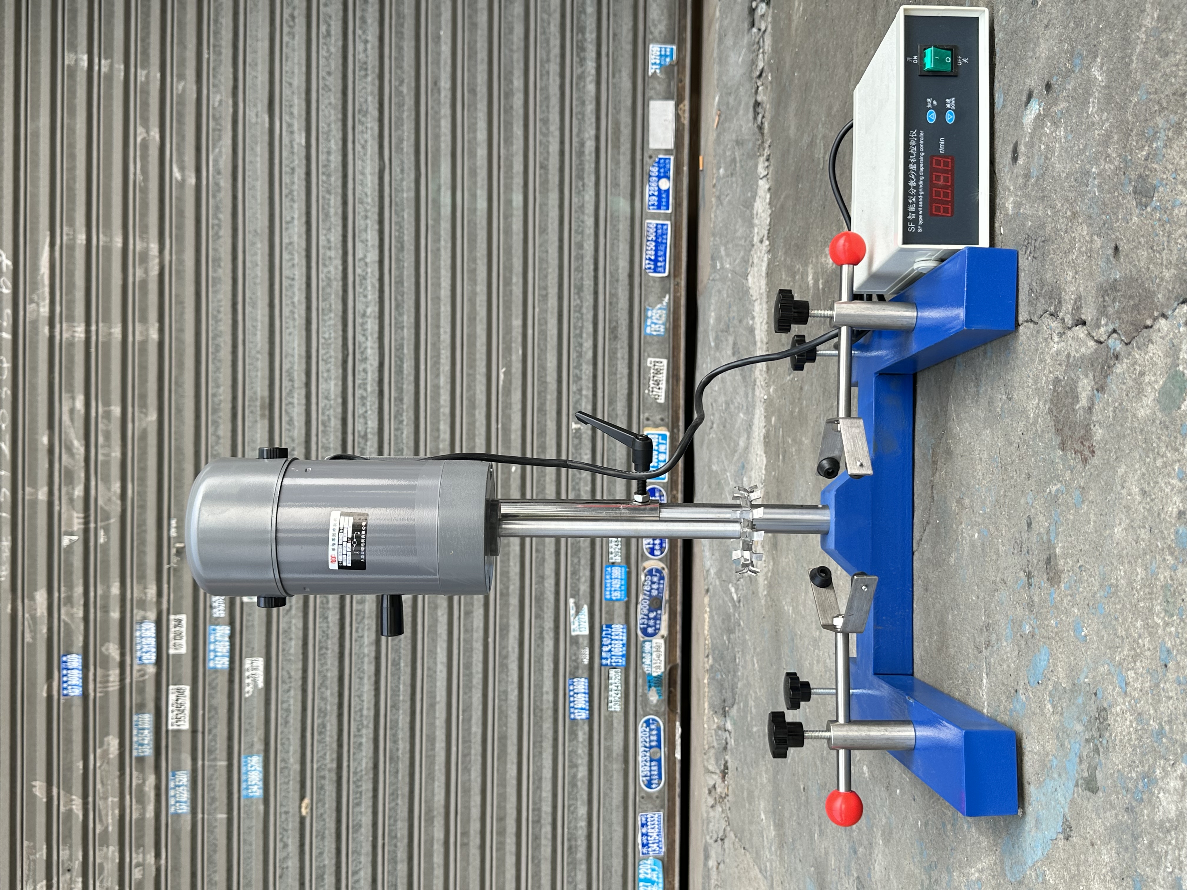 在使用實(shí)驗(yàn)室分散機(jī)的過程中應(yīng)注意的事項(xiàng)？