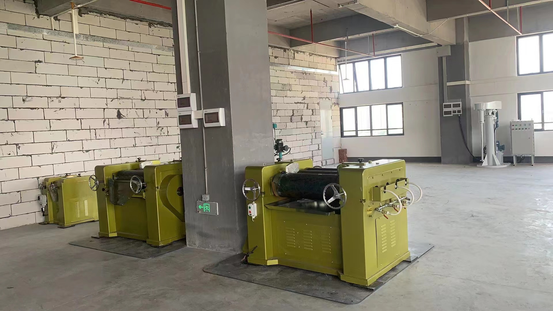 廣州市奮宏化工有限公司S-260 三輥研磨機(jī)采購方案(圖2)