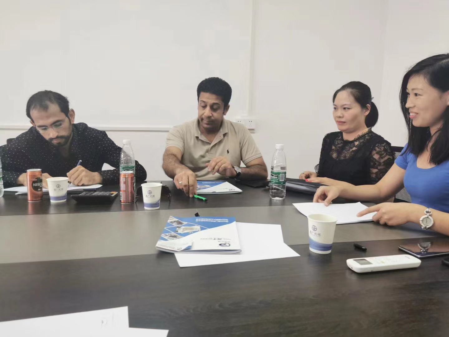 發(fā)往 迪拜 阿聯(lián)酋 高速分散機(jī) 及蝶式攪拌機(jī)采購(gòu)項(xiàng)目(圖2)